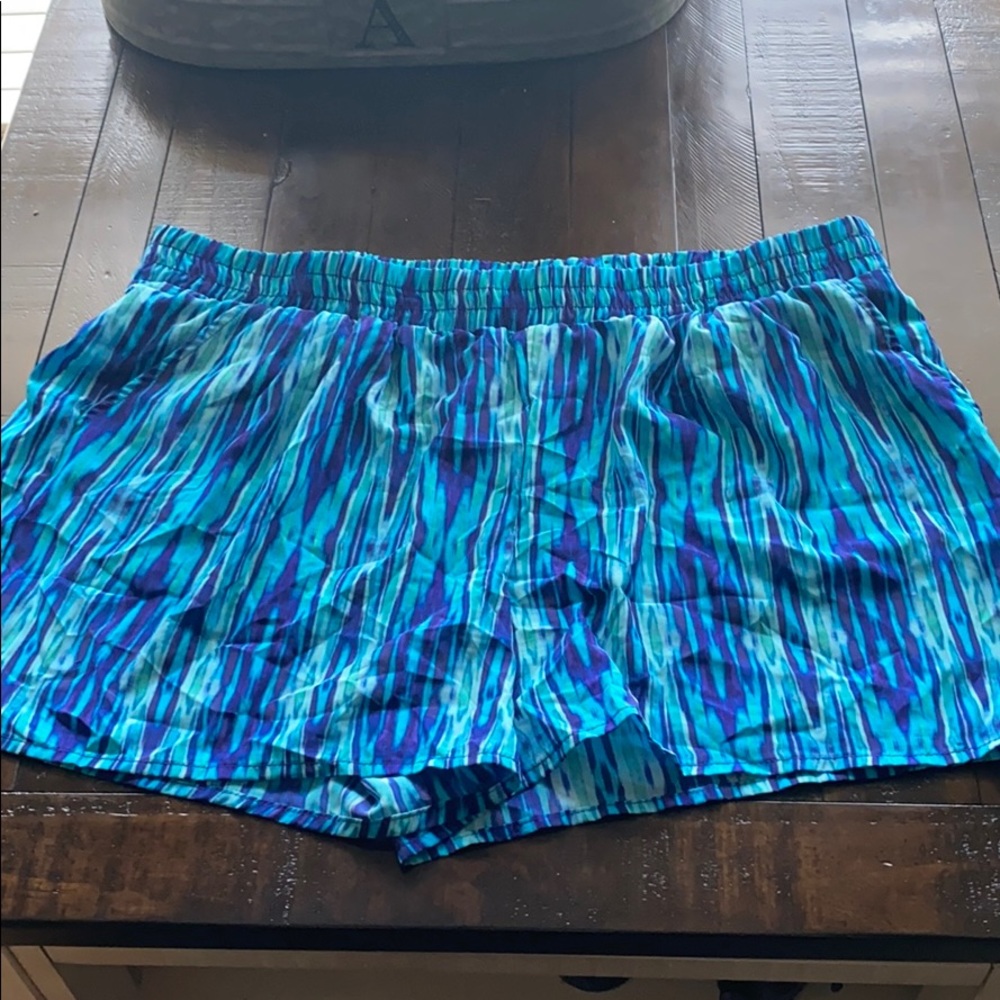 NWOT. Cute!!! Silly type material short